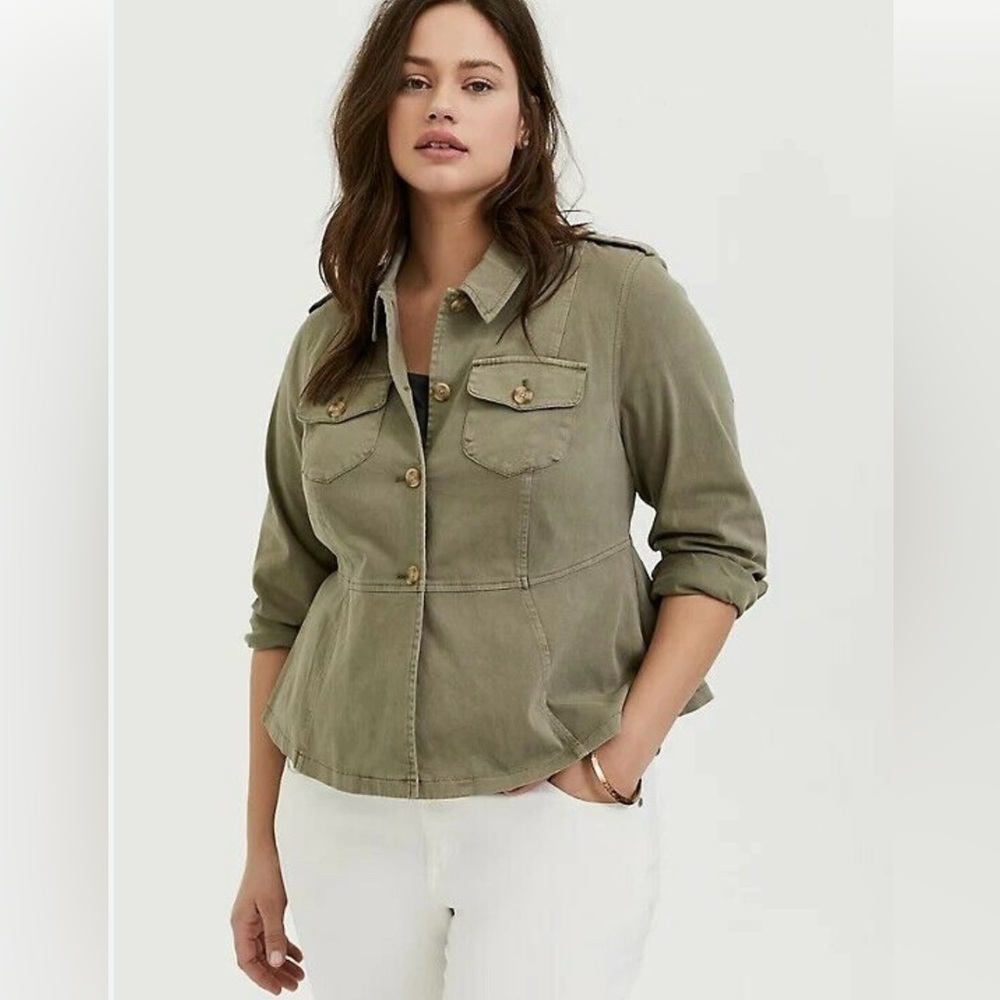 Torrid Woman Size Med Light Olive Green Twill Peplum Military Utility Jacket NWT - Picture 2 of 9